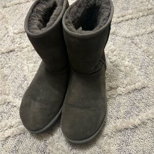 UGG BOOTS GREY